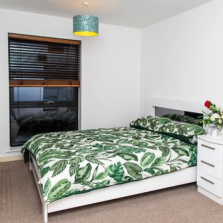 Luxury 3 King Bed Apartment Quayside-2